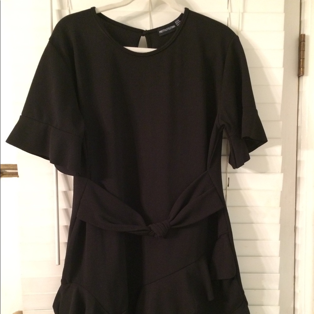 LADIES PRETTY LITTLE THING PLUS SZ 16 BLACK TUNIC